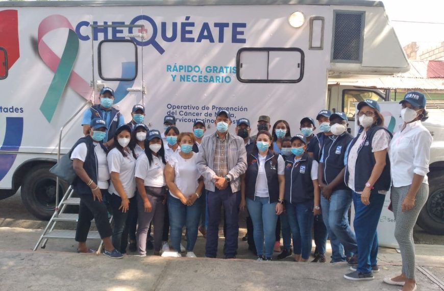 M&aacute;s de 400 mujeres beneficiadas con operativo contra c&aacute;ncer mama en SRS Enriquillo