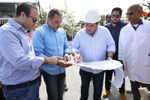 Director SNS supervisa obras en construcción hospitales Sur profundo