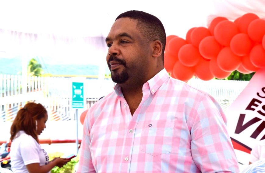 El Director Regional del SRSEN, Dr. Wilkin Manuel Feliz, Felicita al SNS por sus 9 A&ntilde;os al Servicio del Pa&iacute;s.